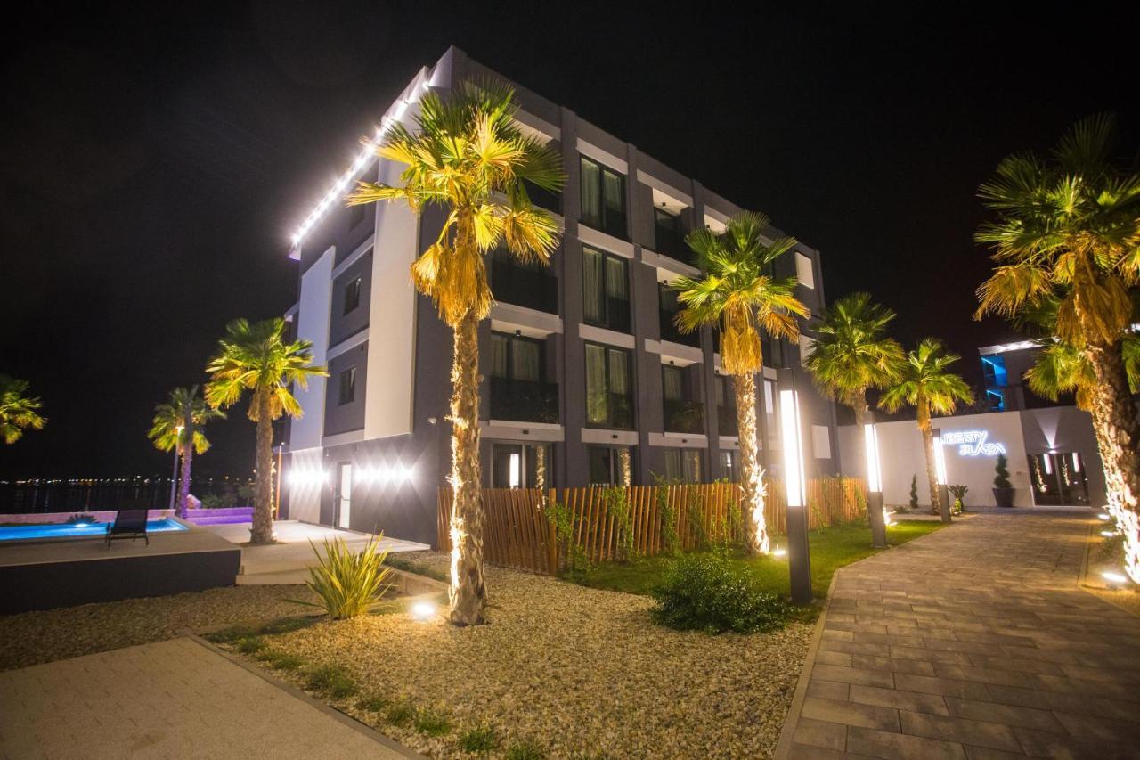 Liberty Plaza Hotel Novalja Luaran gambar